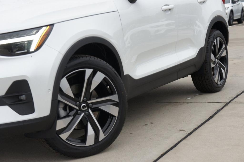 new 2024 Volvo XC40 car, priced at $50,170