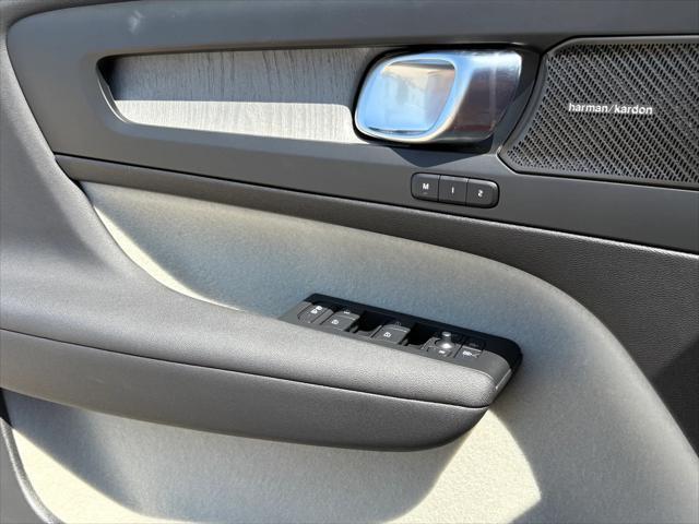 new 2025 Volvo XC40 car, priced at $51,785