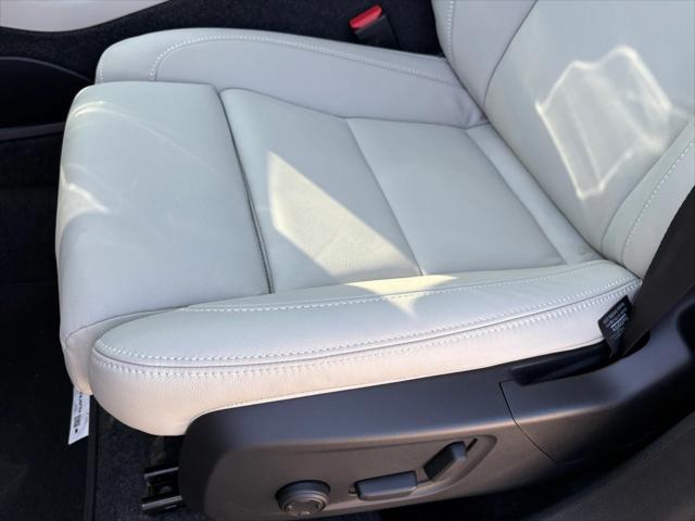 new 2025 Volvo XC40 car, priced at $51,785