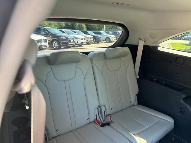 used 2022 Kia Sorento Plug-In Hybrid car, priced at $30,417