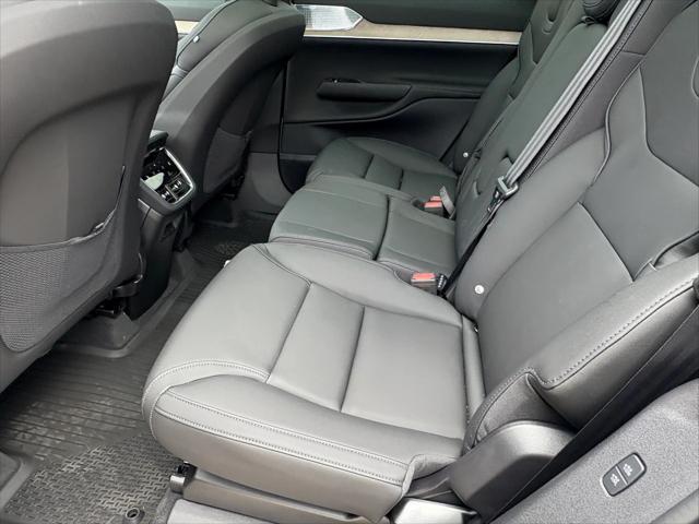 new 2025 Volvo EX90 car, priced at $92,001