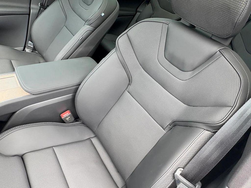 new 2025 Volvo EX90 car, priced at $98,925