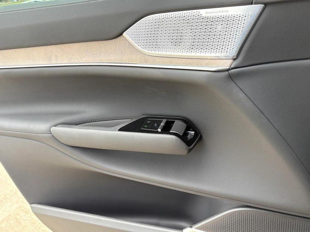 new 2025 Volvo EX90 car, priced at $98,925