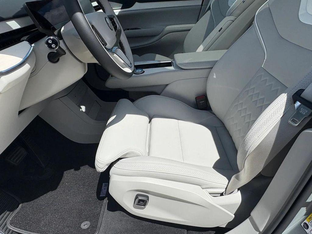 new 2025 Volvo EX90 car, priced at $85,640
