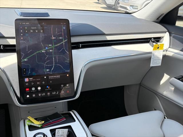 new 2025 Volvo EX90 car, priced at $85,640
