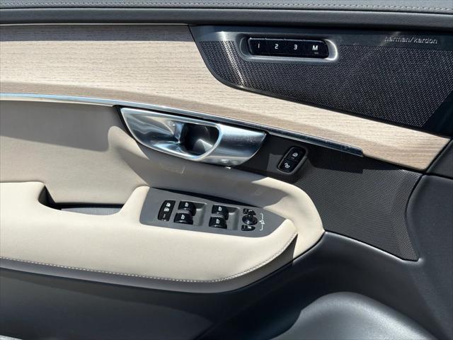 new 2025 Volvo XC90 Plug-In Hybrid car, priced at $77,305