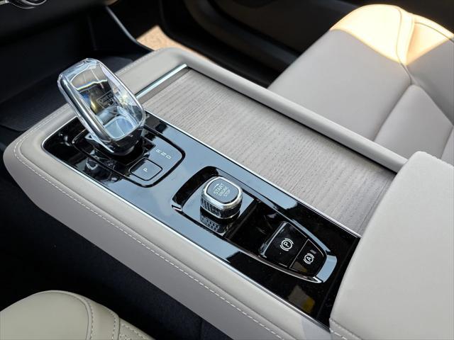 new 2025 Volvo XC90 Plug-In Hybrid car, priced at $77,305