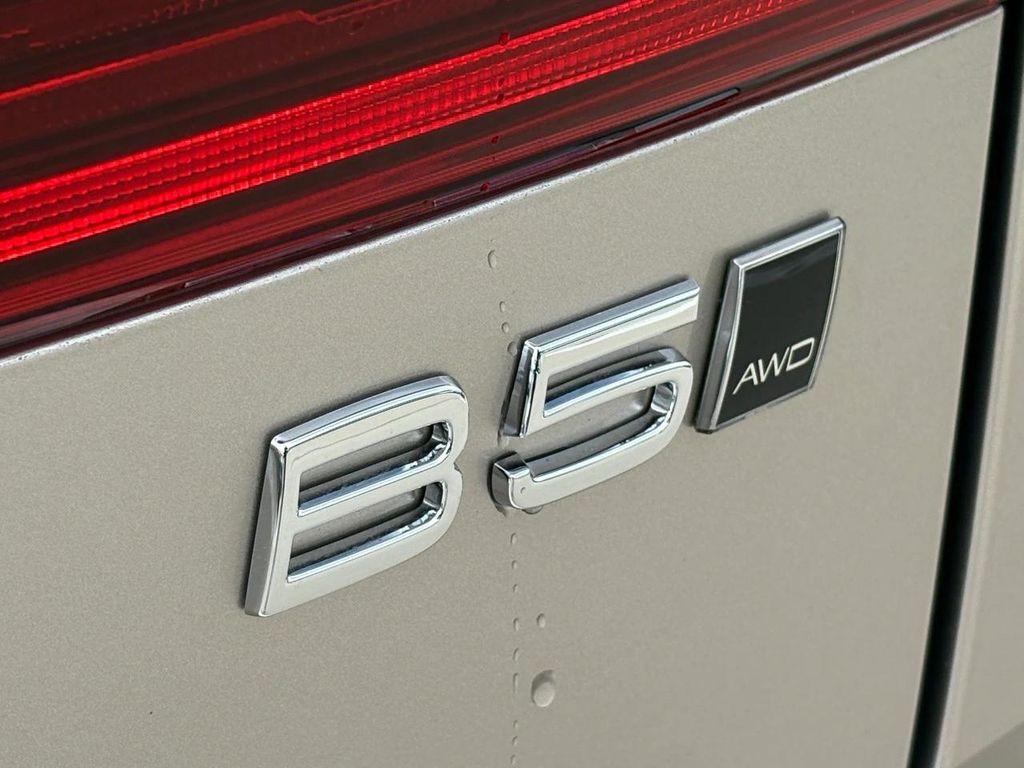 new 2026 Volvo XC60 car, priced at $57,985