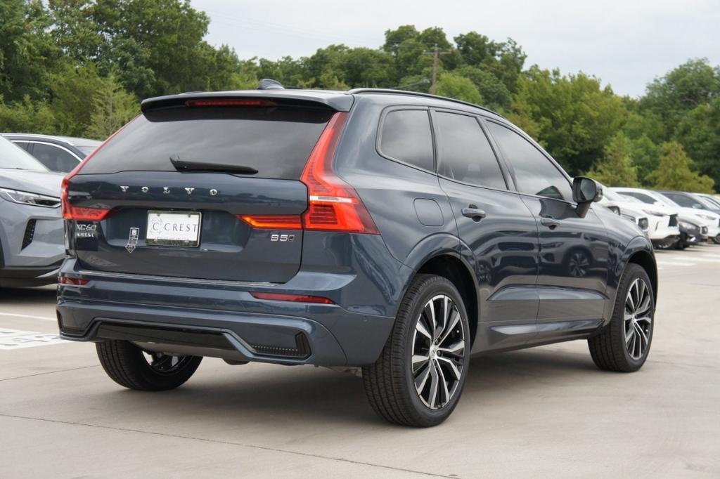 new 2025 Volvo XC40 car, priced at $50,585