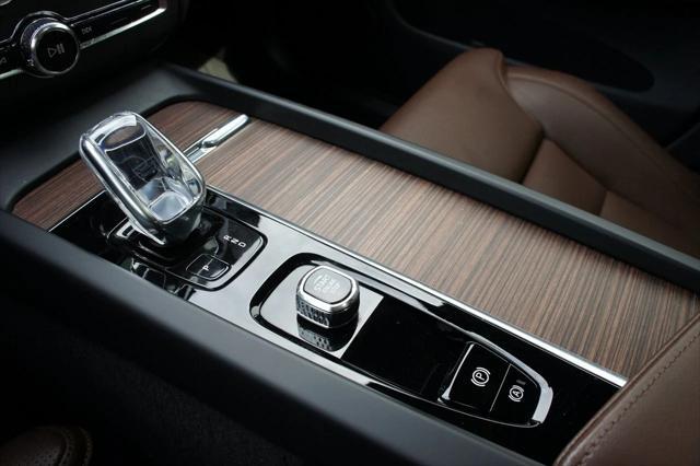 used 2022 Volvo XC60 car, priced at $37,493