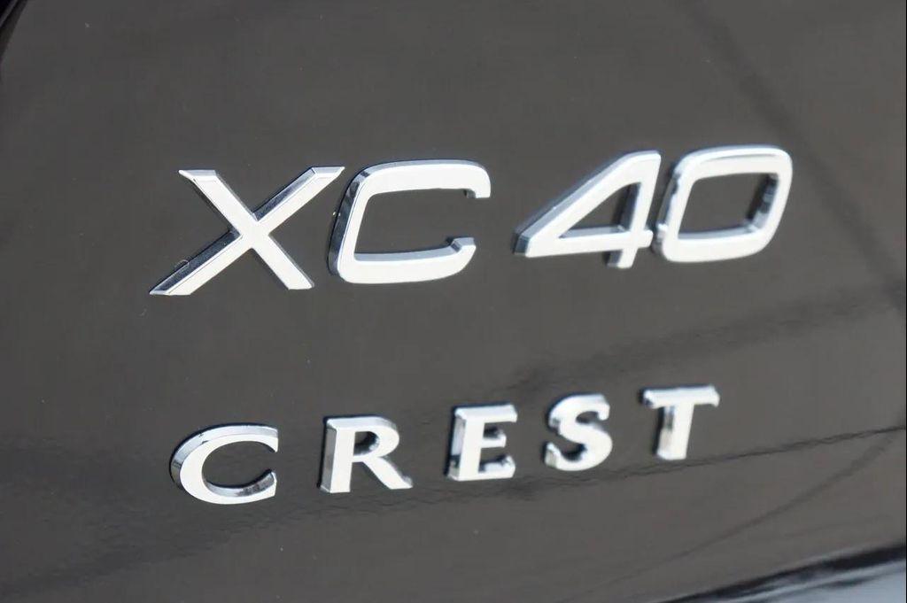 new 2025 Volvo XC40 car, priced at $48,335