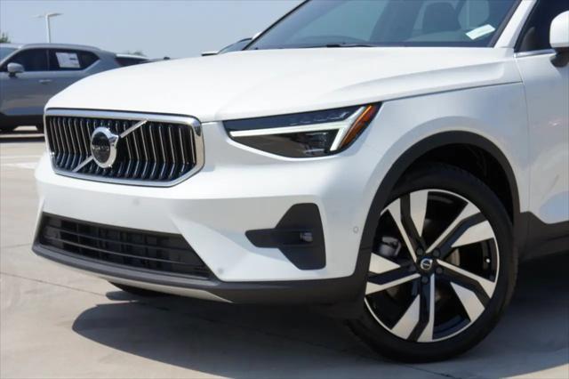 new 2025 Volvo XC40 car, priced at $51,585