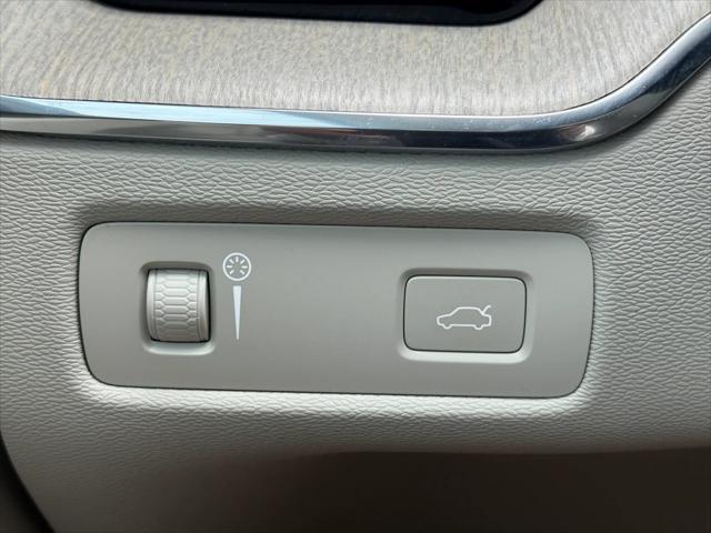 used 2022 Volvo XC60 car, priced at $38,494