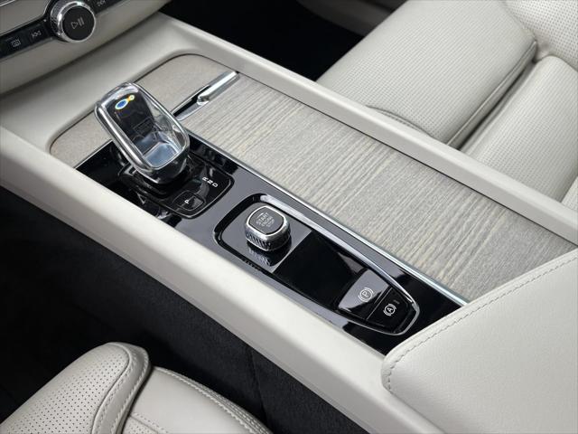 used 2022 Volvo XC60 car, priced at $38,494