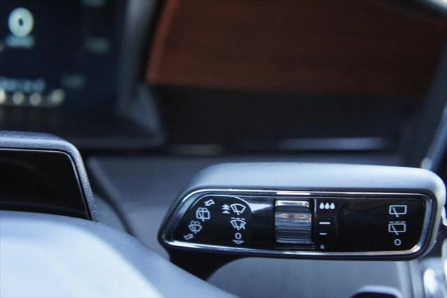used 2022 Lincoln Navigator car, priced at $49,594