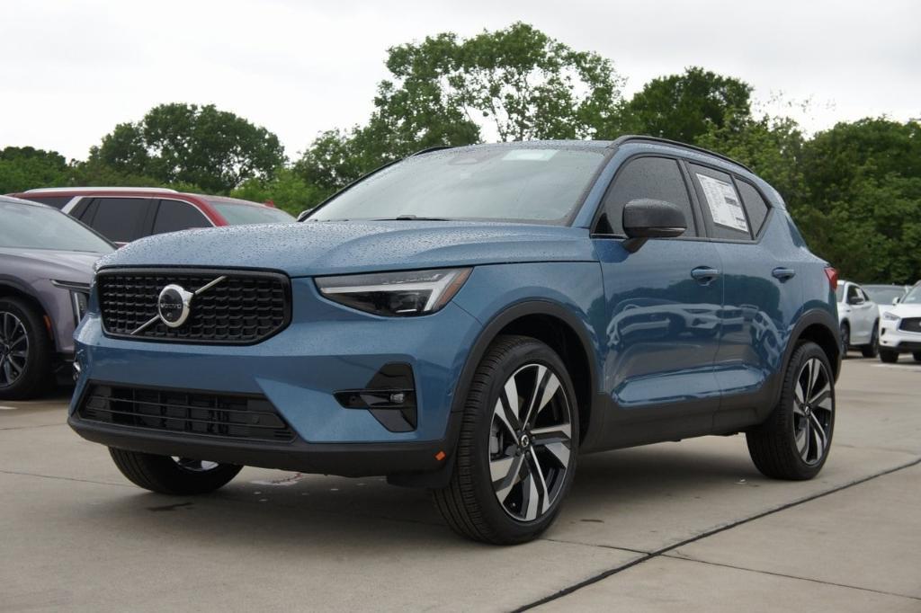 new 2024 Volvo XC40 car, priced at $48,745