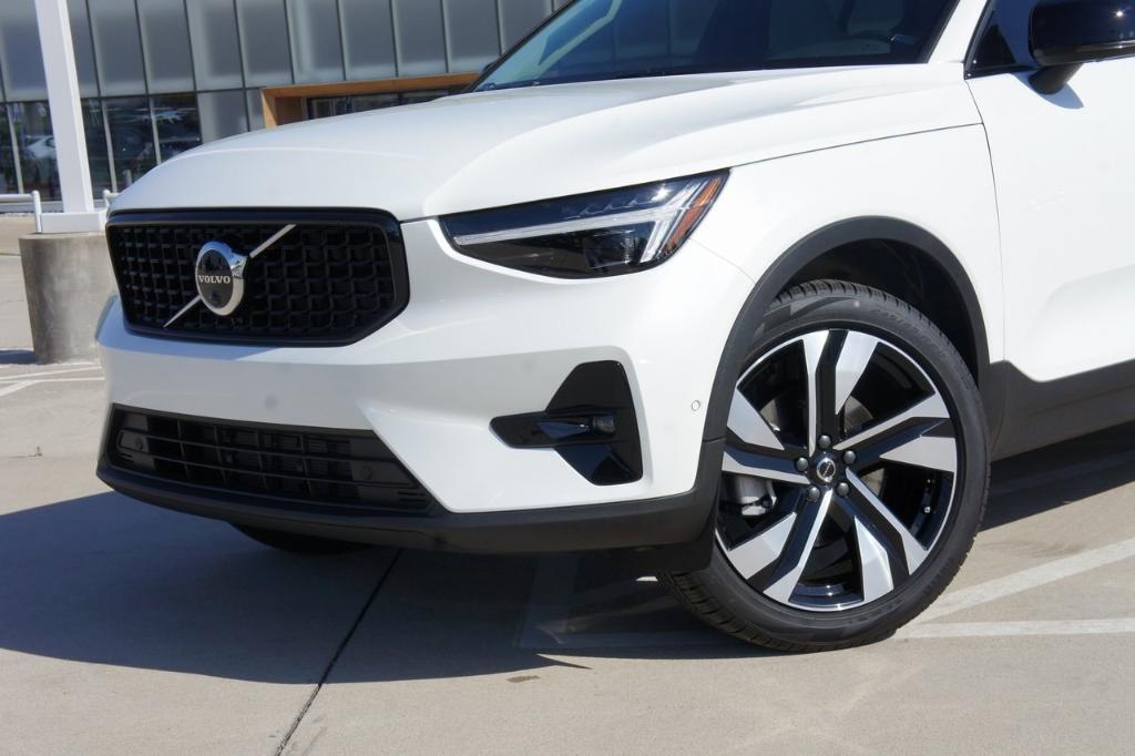 new 2024 Volvo XC40 car, priced at $49,792