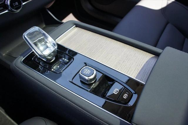 new 2025 Volvo XC90 car, priced at $60,495