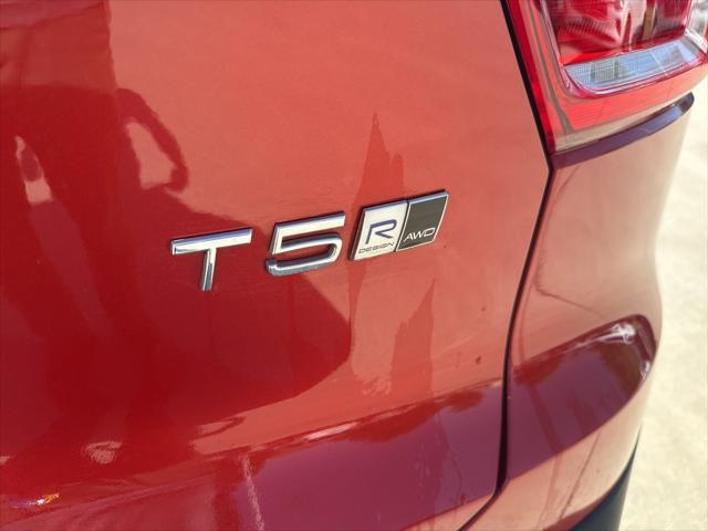 used 2020 Volvo XC40 car, priced at $28,410