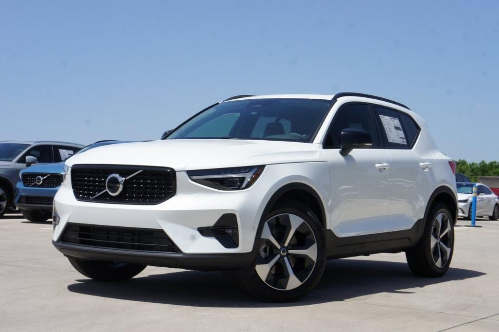 new 2025 Volvo XC40 car, priced at $48,315