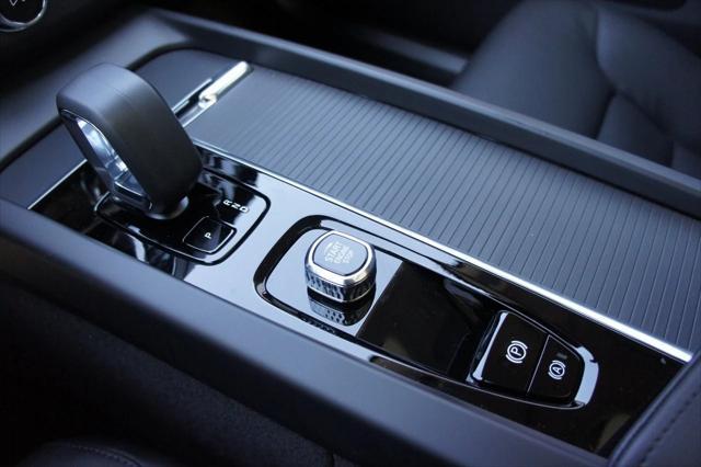 new 2025 Volvo XC60 car, priced at $49,895