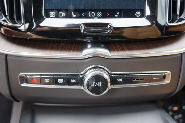 used 2022 Volvo XC60 car, priced at $42,558