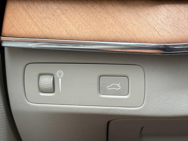 used 2022 Volvo XC90 car, priced at $48,989