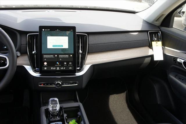 new 2025 Volvo XC90 car, priced at $61,405