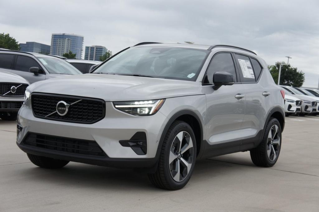 new 2025 Volvo XC40 car, priced at $48,315