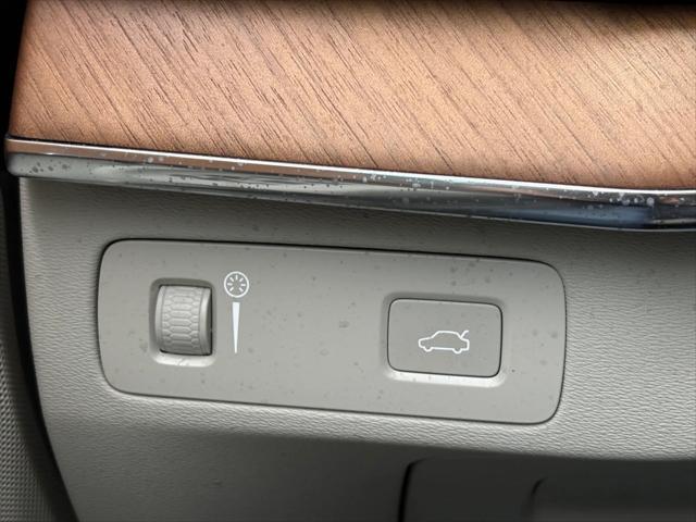 used 2022 Volvo XC90 car, priced at $45,716