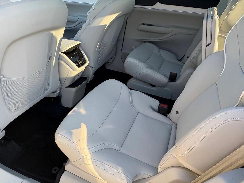new 2025 Volvo EX90 car, priced at $89,380