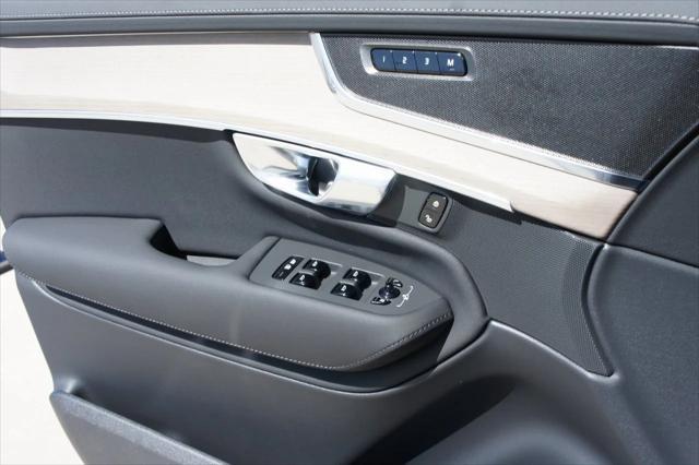 new 2025 Volvo XC90 Plug-In Hybrid car, priced at $76,885