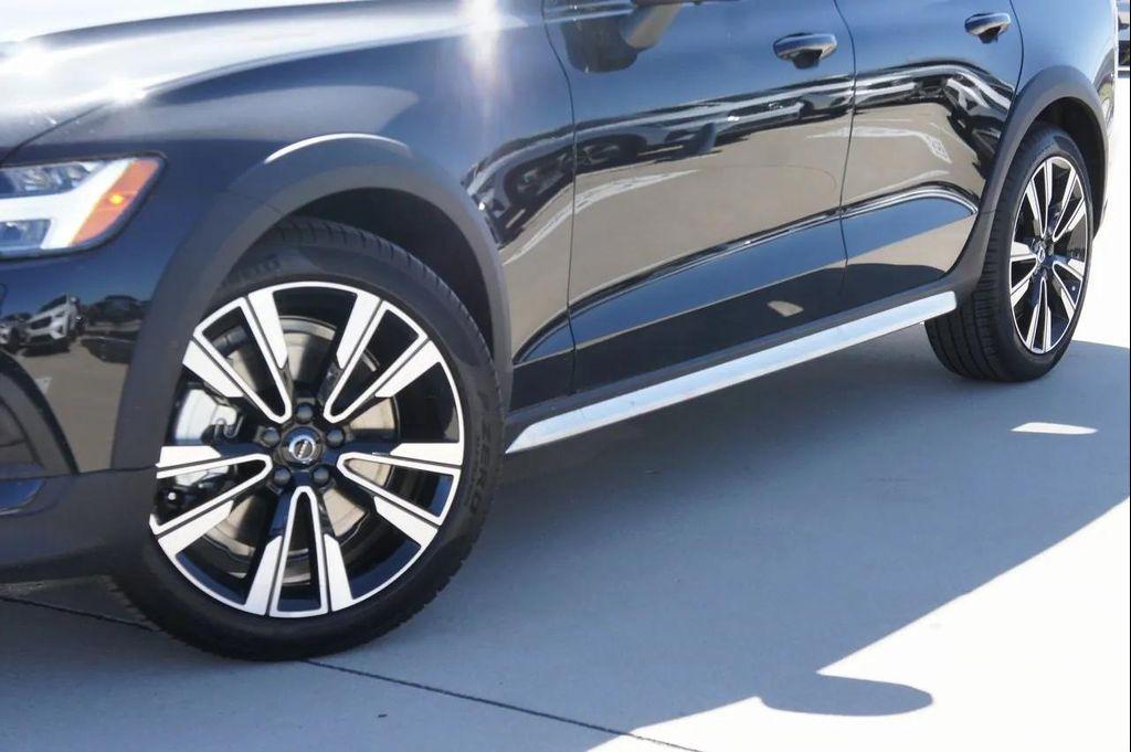 new 2025 Volvo V60 Cross Country car, priced at $61,755