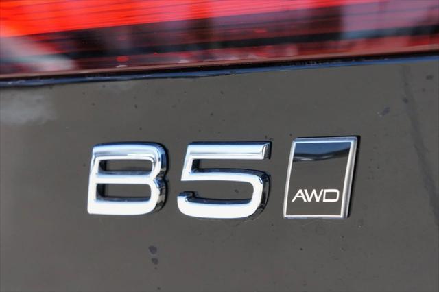 new 2025 Volvo V60 Cross Country car, priced at $61,755