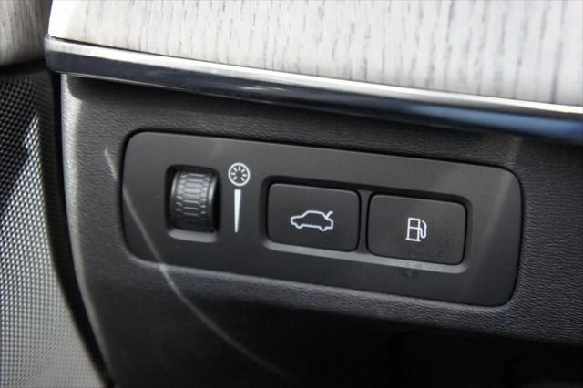 used 2022 Volvo XC90 Recharge Plug-In Hybrid car, priced at $39,110