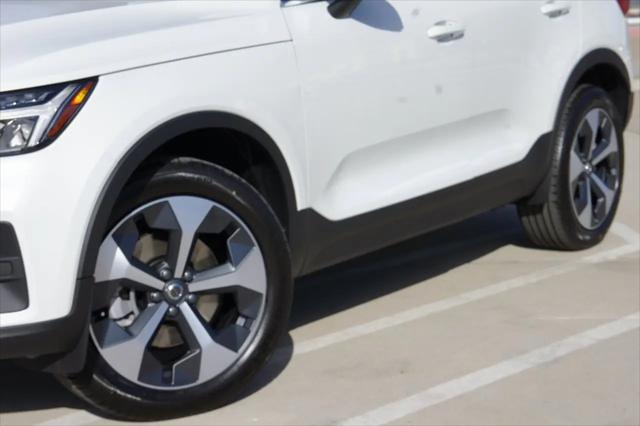 new 2025 Volvo XC40 car, priced at $43,845