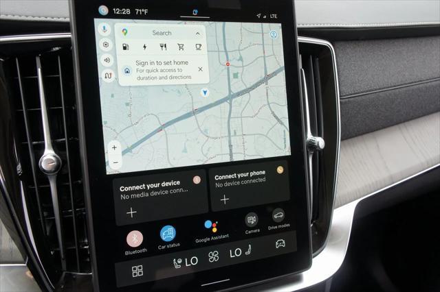 new 2025 Volvo XC90 Plug-In Hybrid car, priced at $82,405