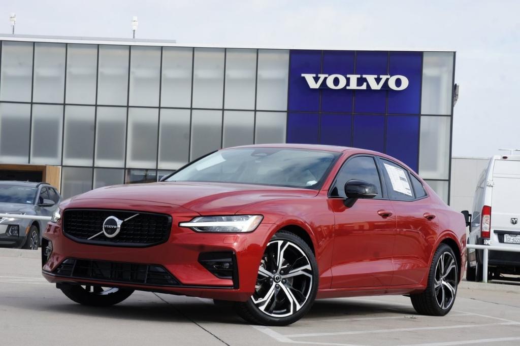 new 2024 Volvo S60 car, priced at $47,325