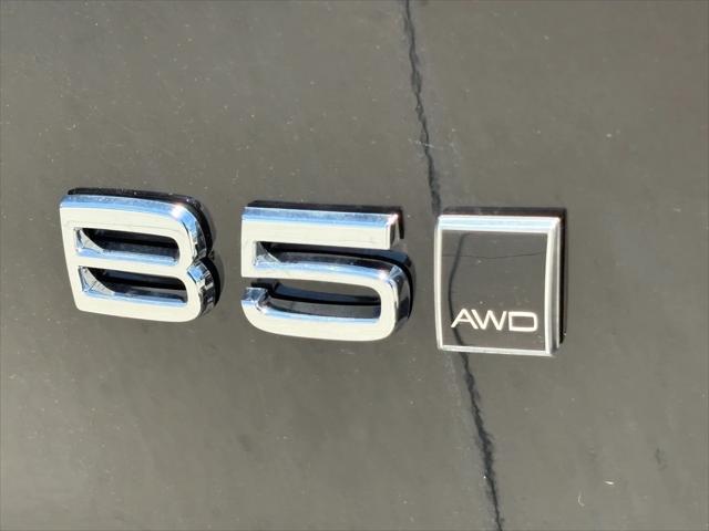new 2025 Volvo XC40 car, priced at $48,910