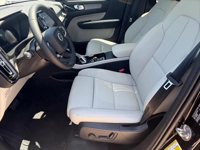 new 2025 Volvo XC40 car, priced at $48,910