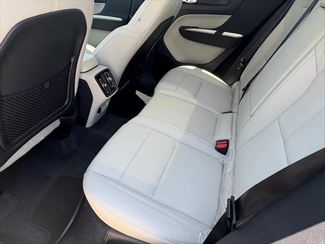new 2025 Volvo XC40 car, priced at $48,910