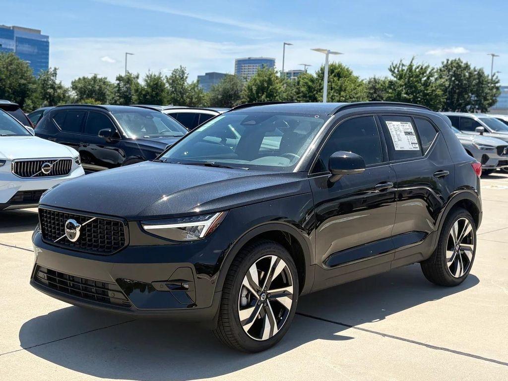 new 2025 Volvo XC40 car, priced at $48,910