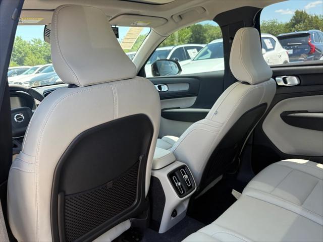 new 2025 Volvo XC40 car, priced at $48,910