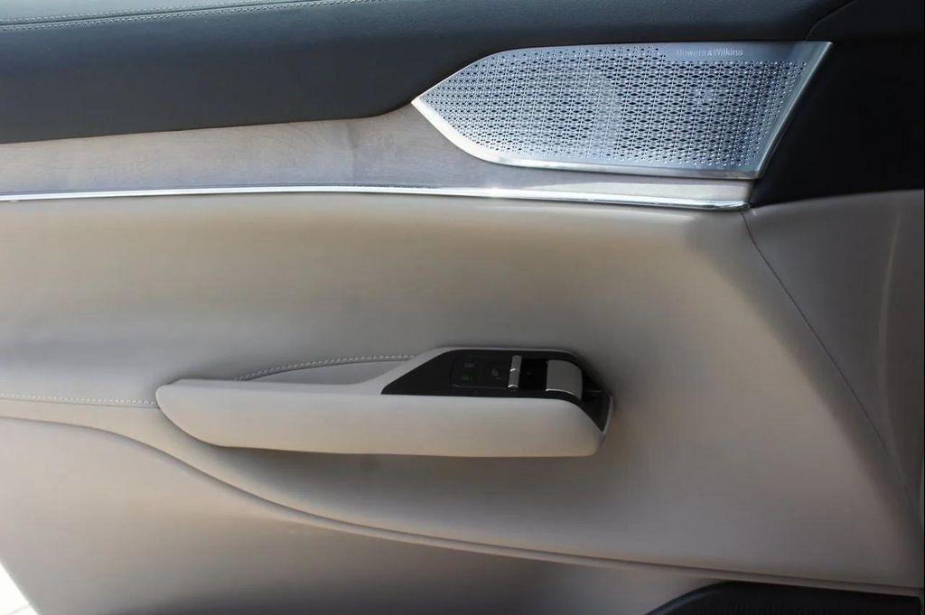 new 2025 Volvo EX90 car, priced at $100,270