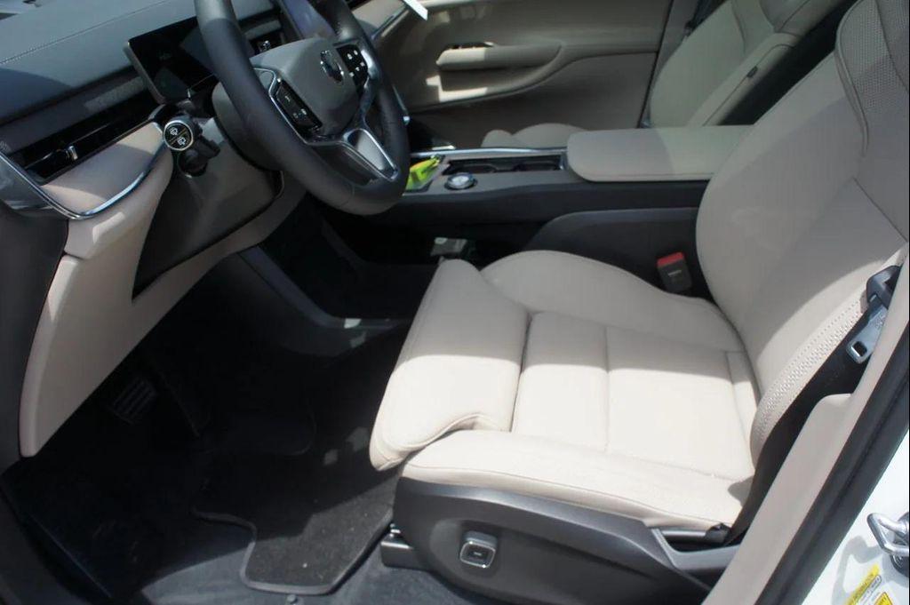 new 2025 Volvo EX90 car, priced at $100,270