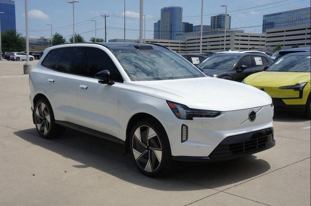 new 2025 Volvo EX90 car, priced at $100,270