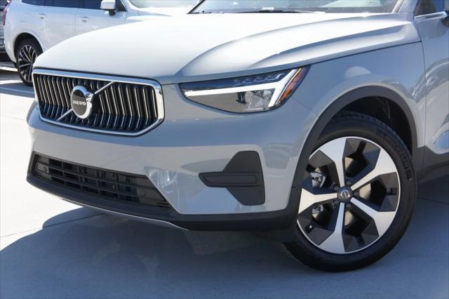 new 2025 Volvo XC40 car, priced at $46,035
