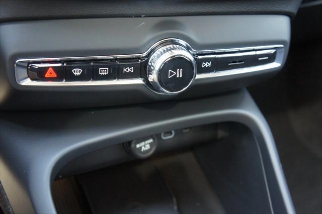 new 2025 Volvo XC40 car, priced at $46,035