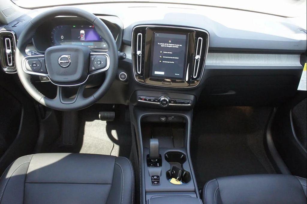new 2025 Volvo XC40 car, priced at $46,035