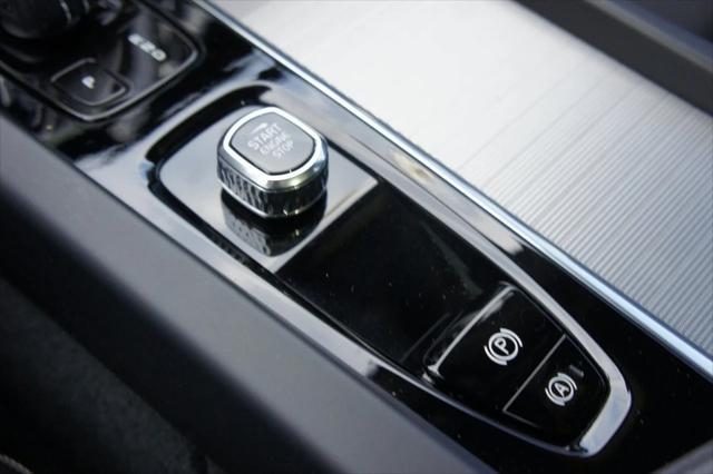 used 2022 Volvo XC60 Recharge Plug-In Hybrid car, priced at $39,588